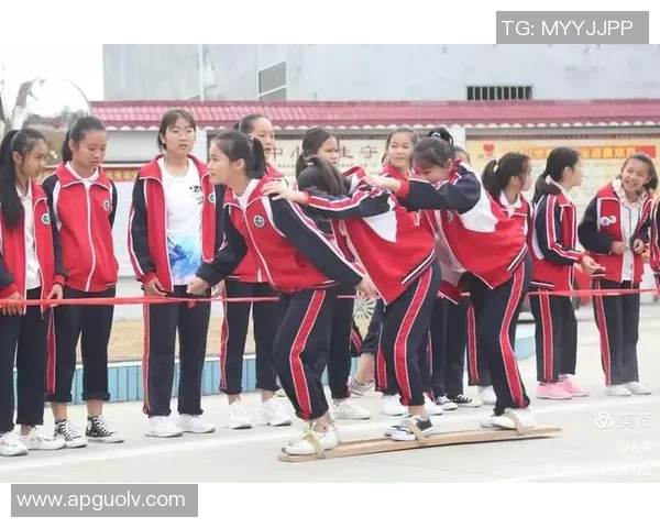 运动员李静专访回顾攀岩历程与体育精神的完美结合